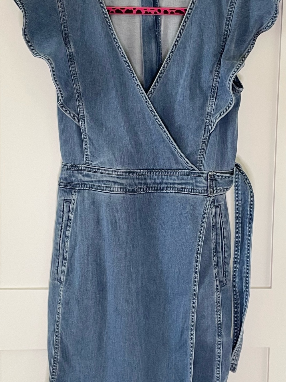 White House Black Market Blue Denim Wrap Dress in great condition - Picture 2 of 8